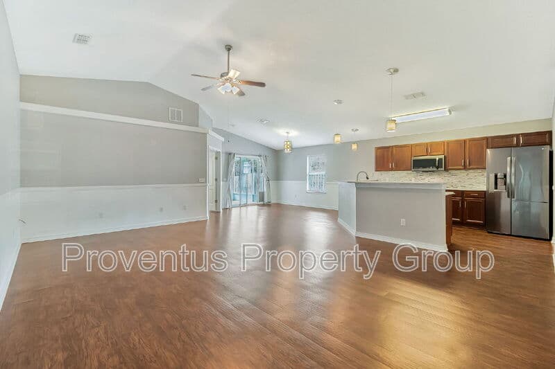 Navarre House: 2058 Catline Circle