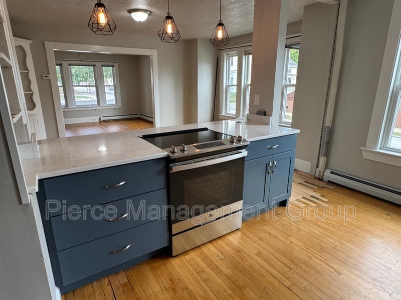 Manchester Condo: 4 Hazel Street