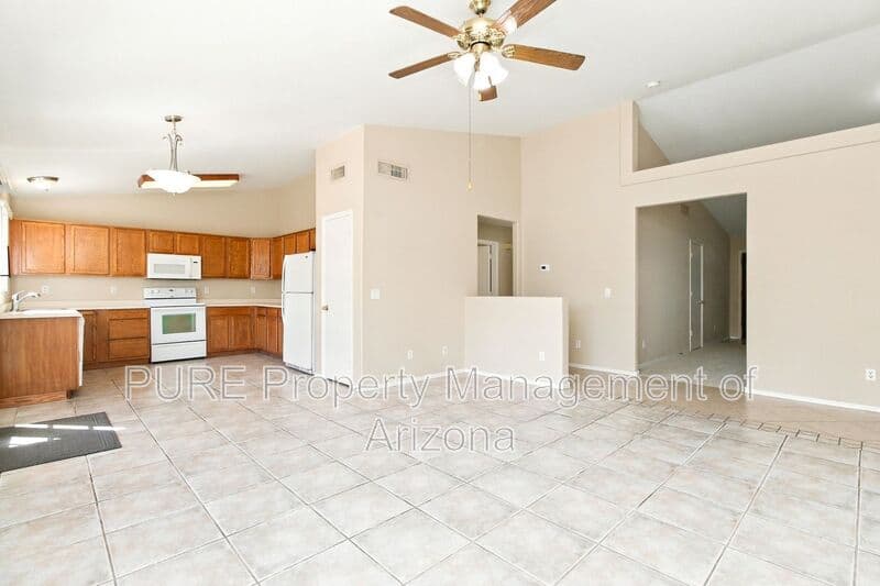 Gilbert House: 507 W Horseshoe Ave