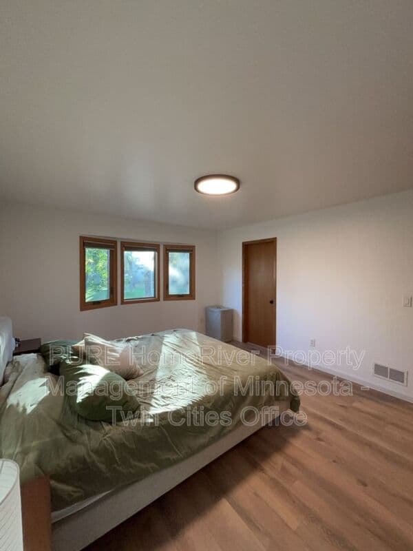 Coon Rapids House: 12394 Magnolia Cir Nw