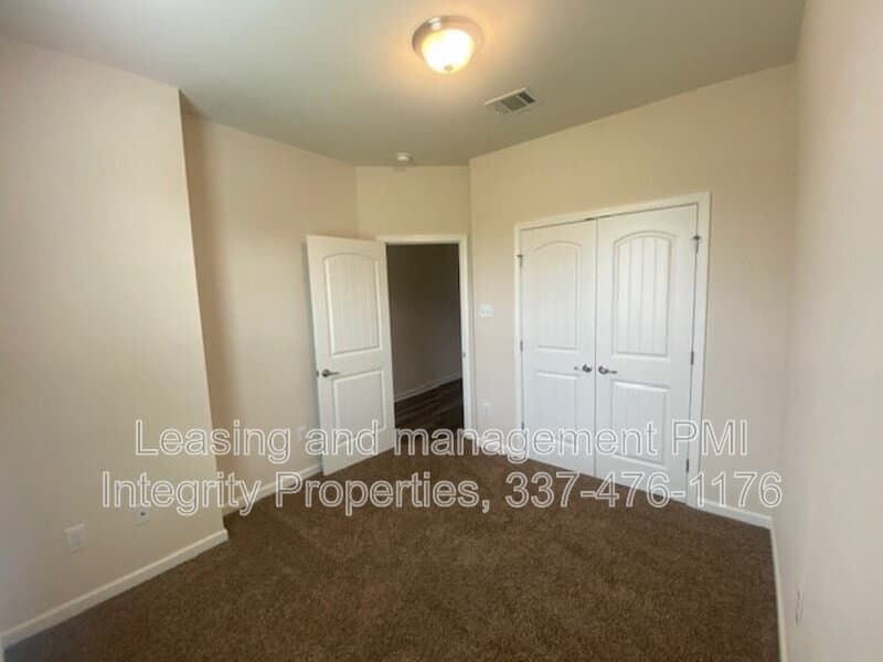 Lafayette House: 121 Rue Viansa