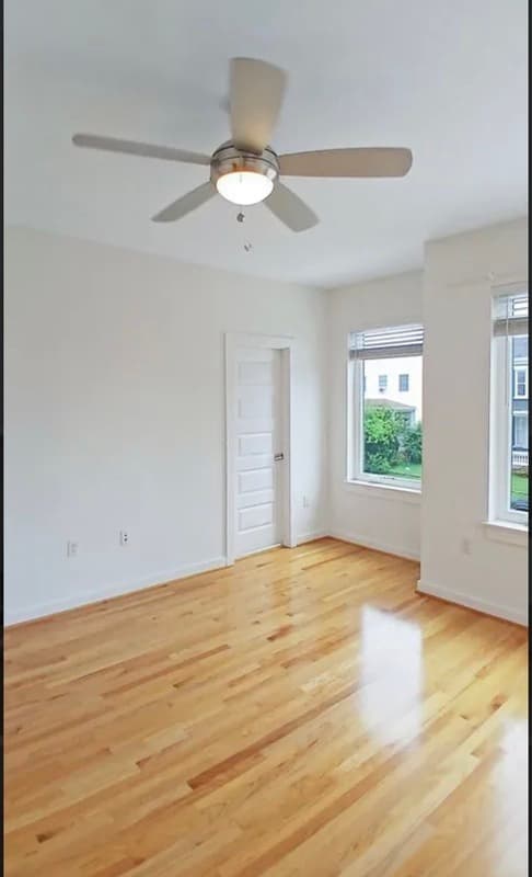 Richmond Condo: 1219 Bainbridge St