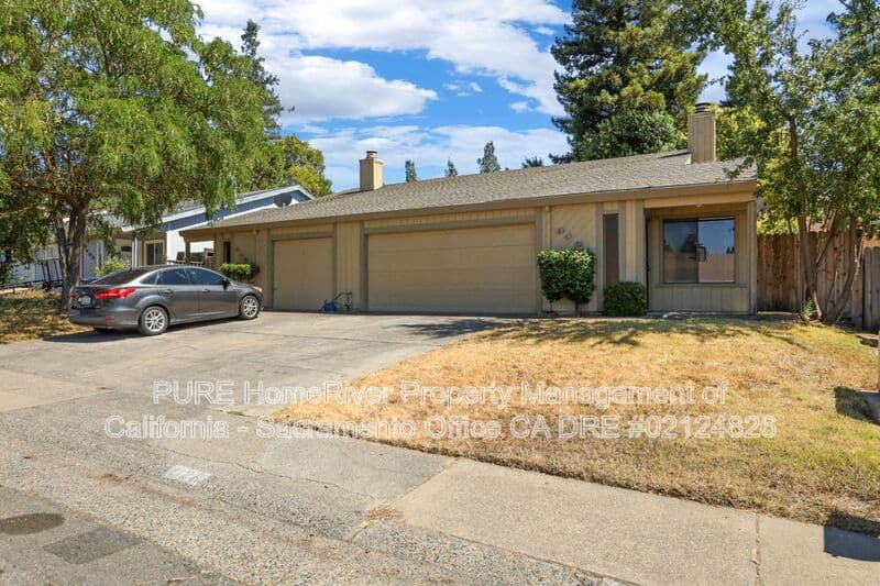 Fair Oaks House: 8128 Deseret Ave