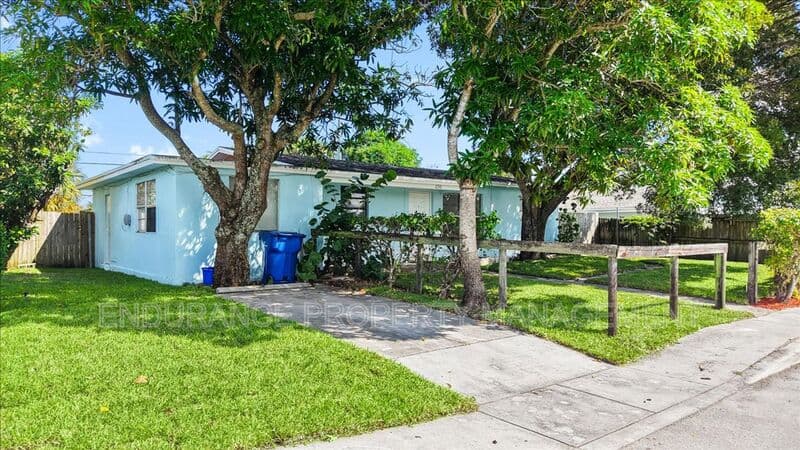 Riviera Beach House: 1130 W 23rd Street