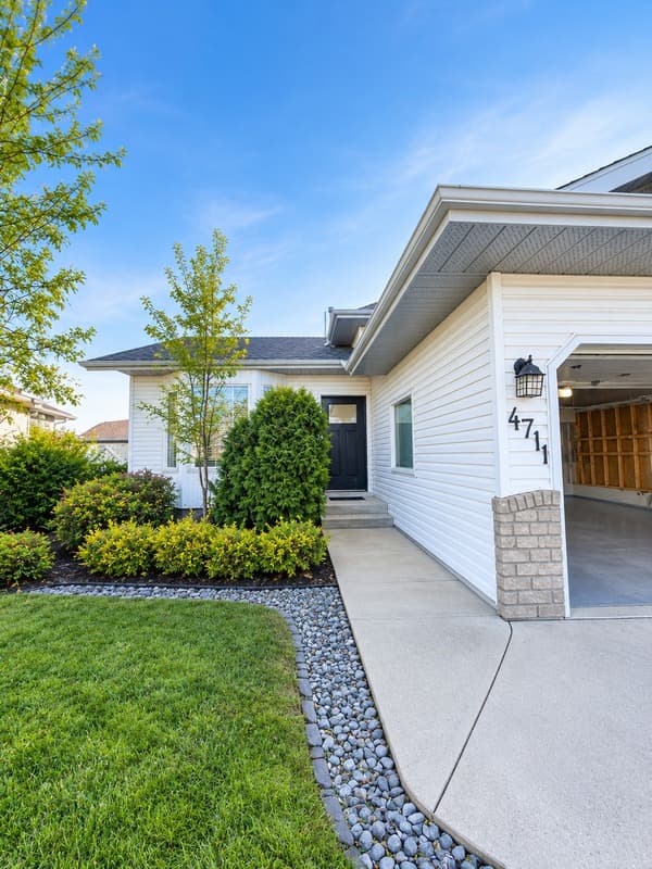 Edmonton House: 4711 43 Avenue NW