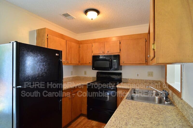 Columbia House: 22A Prices Ct