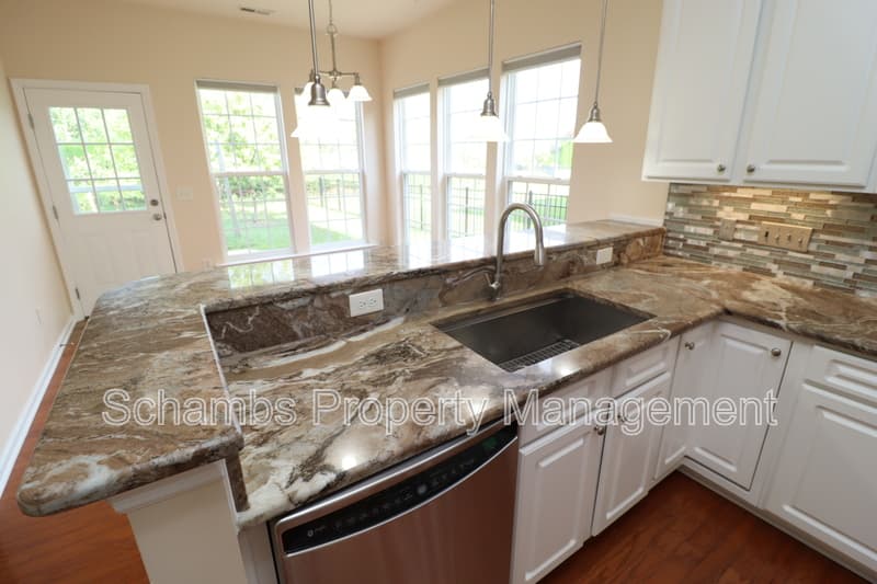 Raleigh House: 12554 Honeychurch St