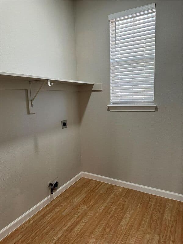 Lewisville House: 800 Pebble Ridge Dr