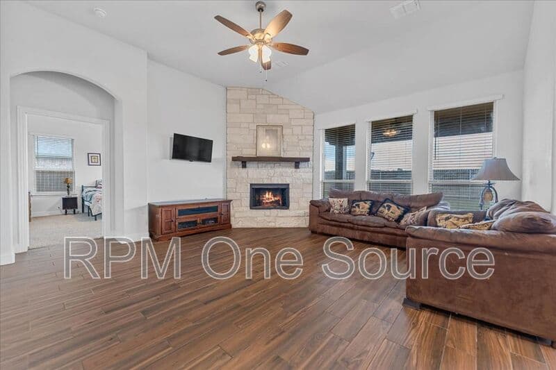Burleson House: 2760 Richard Street