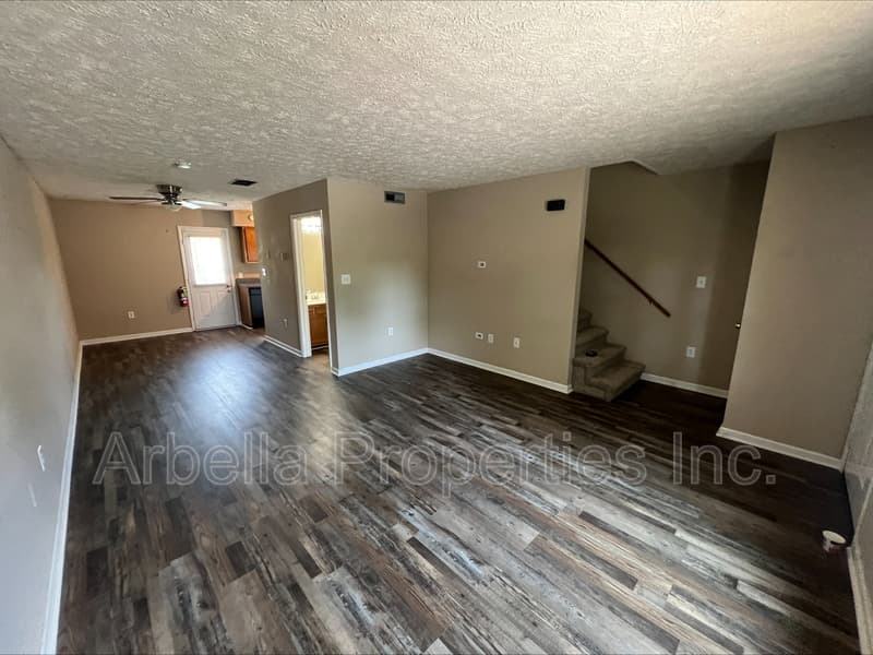 Bristol Condo: 2637 Highway 11 W