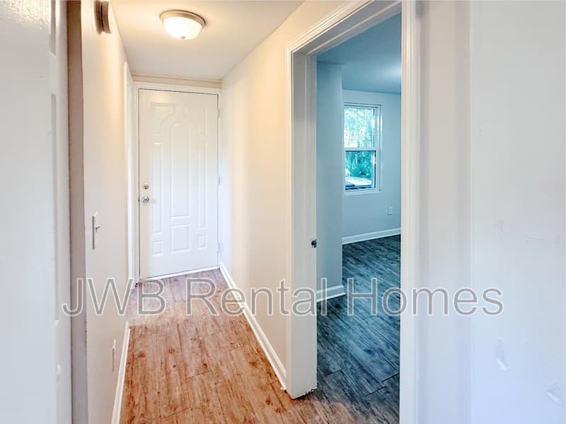 Jacksonville House: 3048 Dignan St