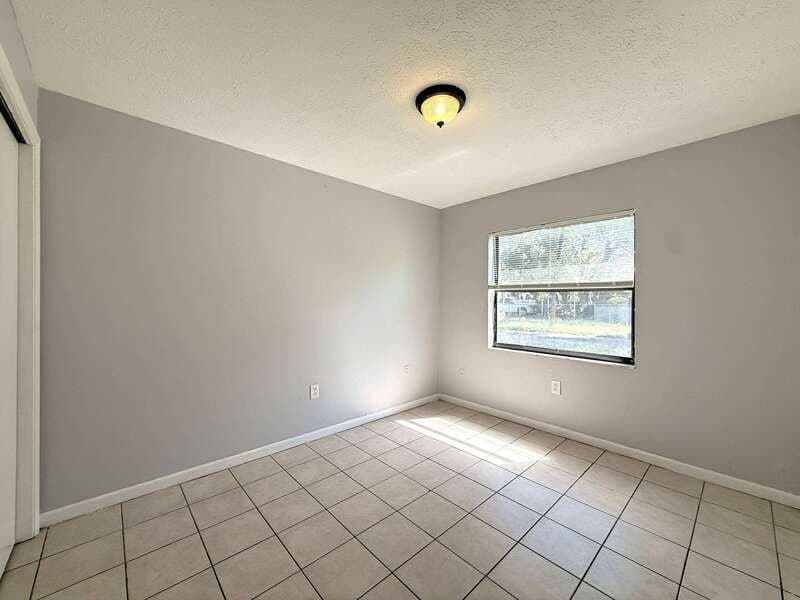 Tampa Condo: 1413 East 99th Avenue