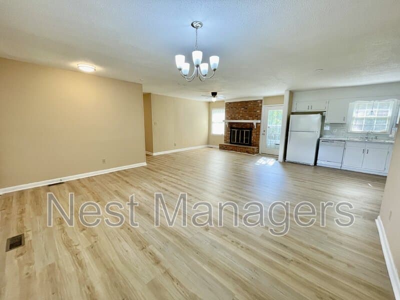 Fayetteville House: 5967 Lake Trail Dr