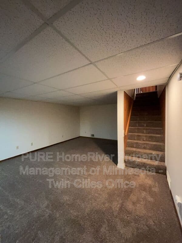 Bloomington House: 9306 Blaisdell Ave S