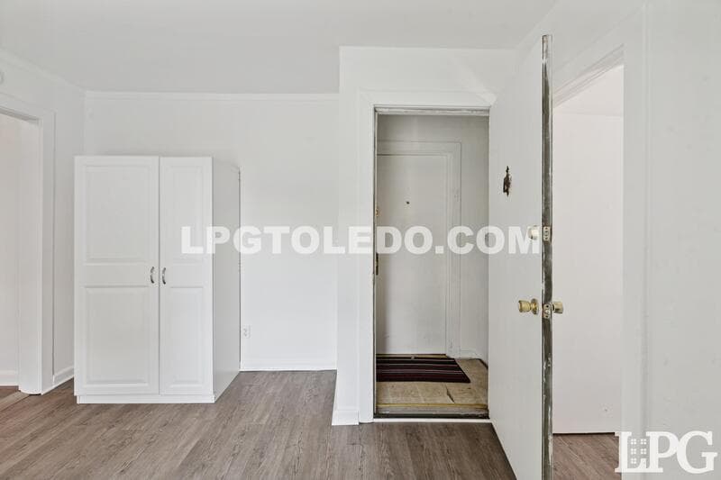 Toledo Condo: 3843 Peru St