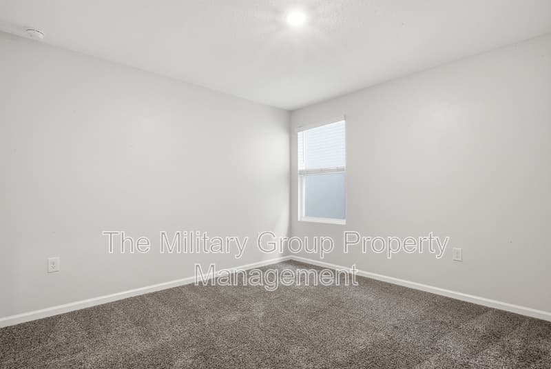 Jacksonville House: 15729 Equine Gait Dr