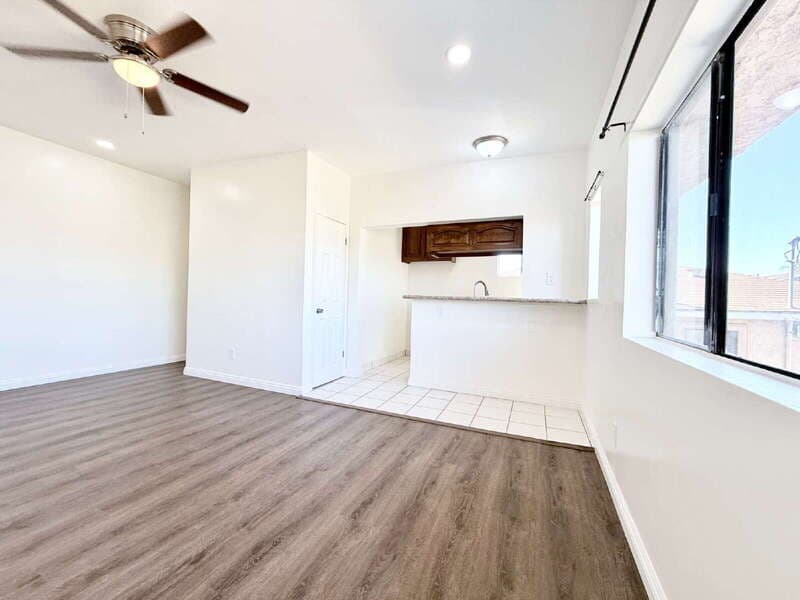 Los Angeles Condo: 144 E Lanzit Ave