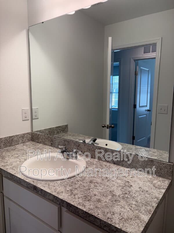 Gibsonton Townhome: 6371 Kay Morgan Lane