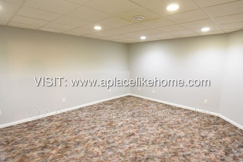 Olathe House: 22413 W 113th Ter