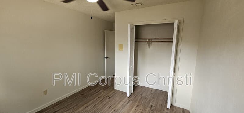 Corpus Christi House: 6106 Angus Drive