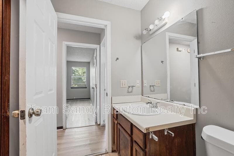 Pensacola House: 455 Stara Circle
