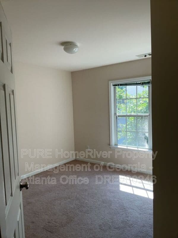 Kennesaw House: 1624 Hemburg Trce NW