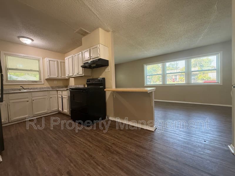 Memphis House: 4212 Falcon Dr