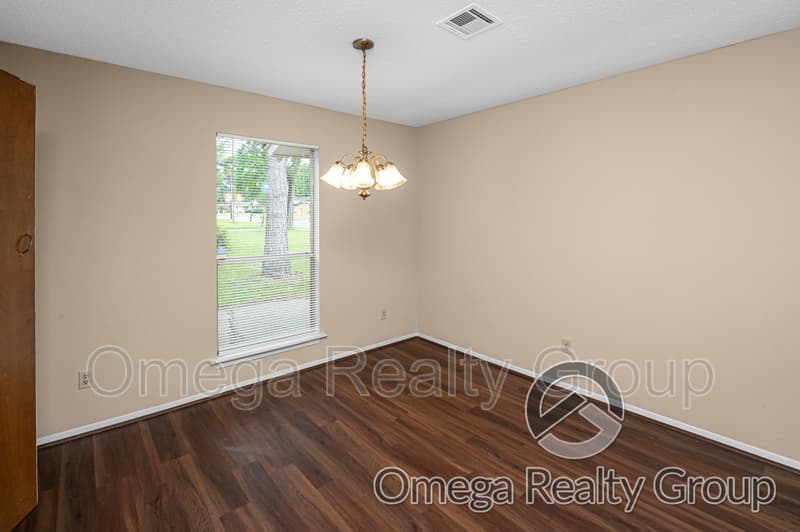 Montgomery House: 4078 Strathmore Dr
