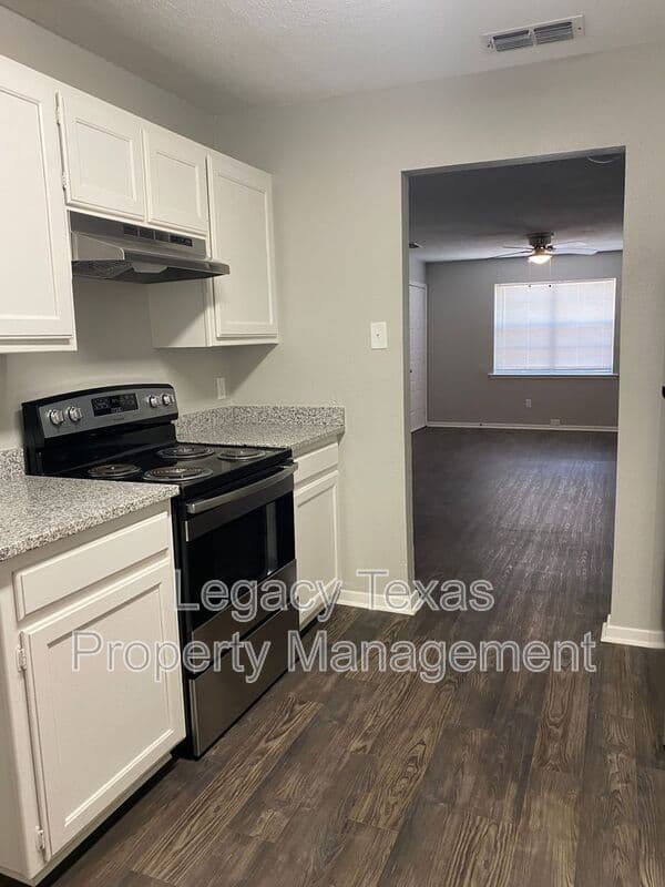 Cleburne Condo: 1302 Berry Dr