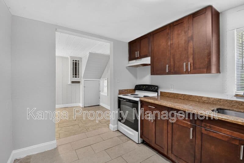West Palm Beach Condo: 885 7th St