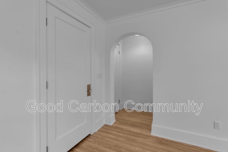 Kenmore Condo: 16-42 Chapel Rd