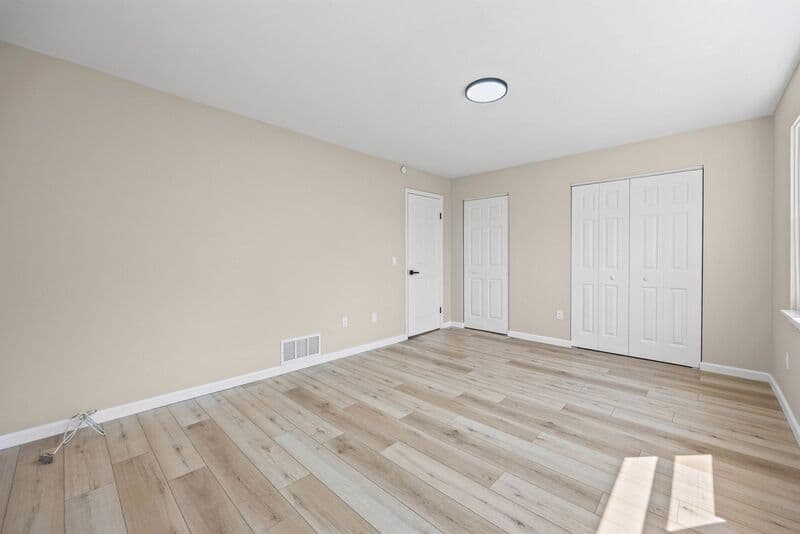 Bloomfield Apartment: 14 Elm Street