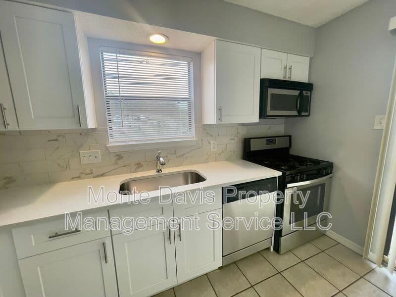 Austin Condo: 2001 Kenneth Ave