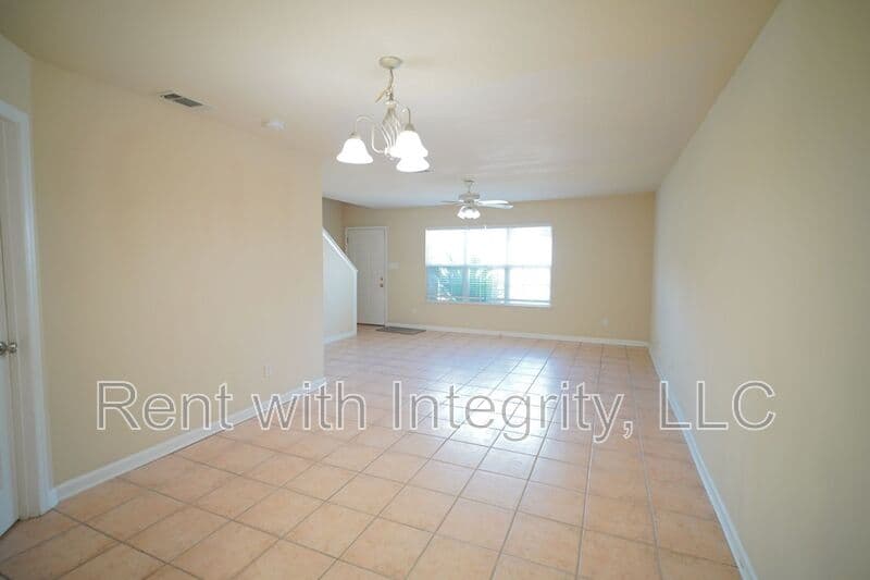 Tallahassee House: 859-1 W Brevard St