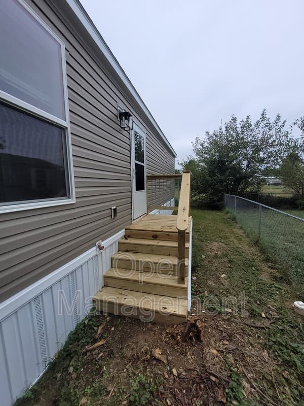 Louisville House: 3416 Kramers Ln