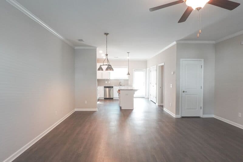 Savannah House: 94 Reese Way