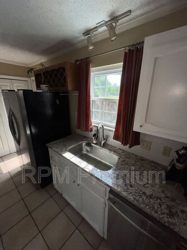 Baton Rouge Condo: 10062 Jefferson Hwy