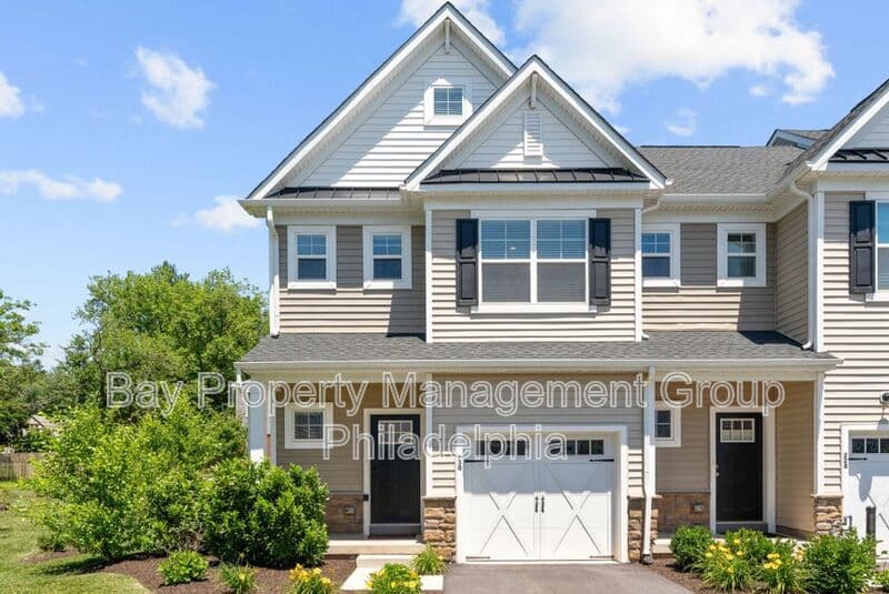 Norristown House: 230 Honey Ln