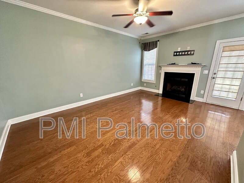 Lexington Townhome: 117 Park Ridge Way