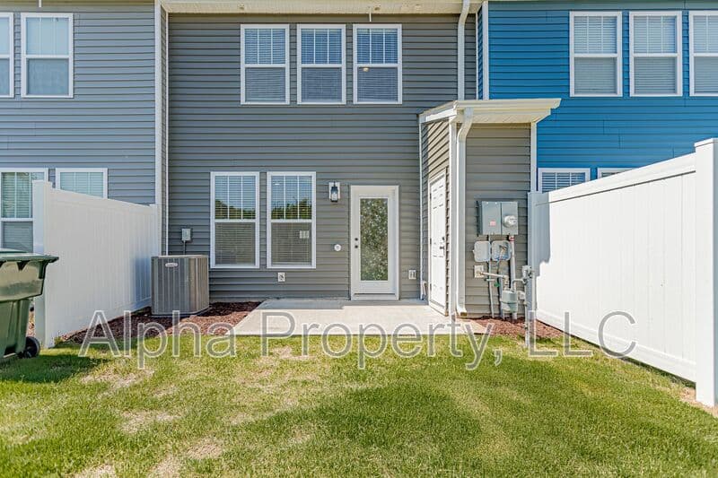 Moore Townhome: 1086 Millison Pl