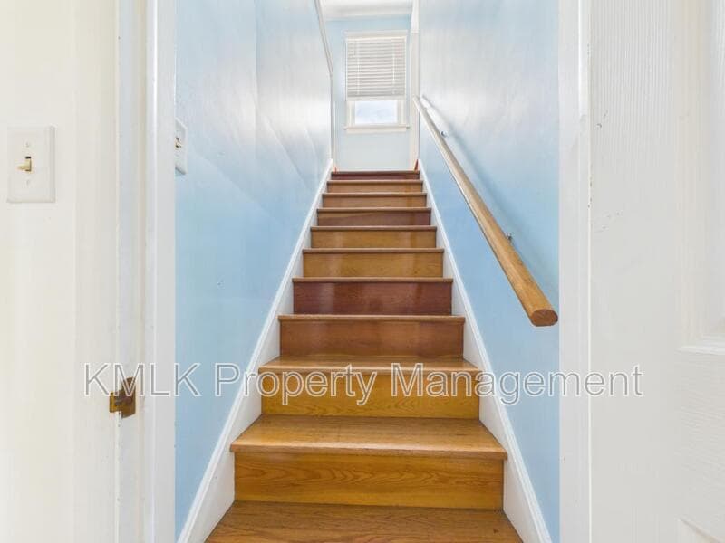 Akron House: 1263 Atwood Ave