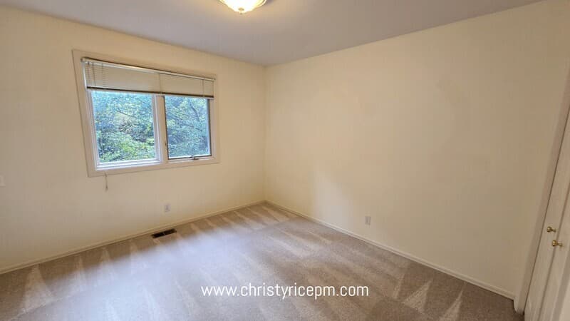 Redmond House: 16323 NE 50th Way