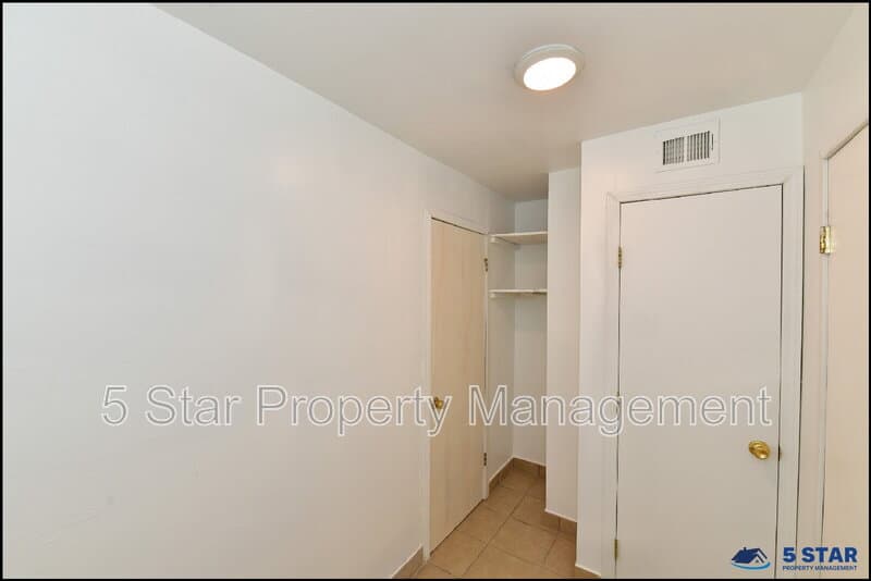 El Paso Condo: 1910 Olive Ave