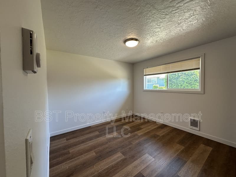 Mount Angel Condo: 740 North Main Street - 2