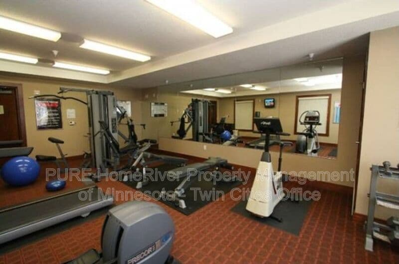 Saint Paul Condo: 1800 Graham Ave