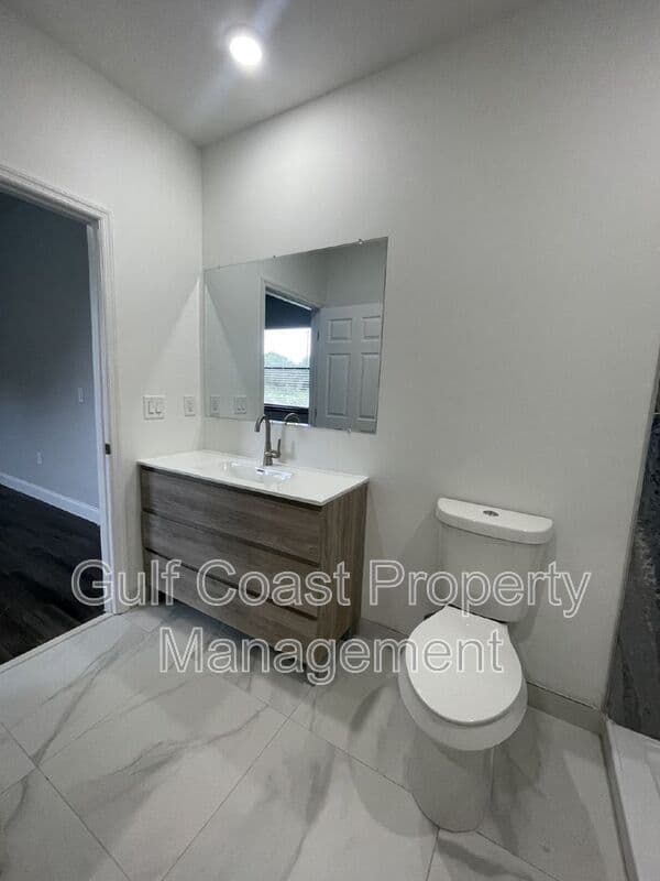 Lehigh Acres House: 662 Windermere Drive