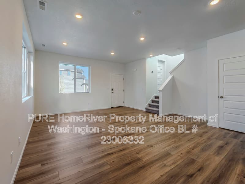 Liberty Lake House: 24814 E Coopers Hawk Ln