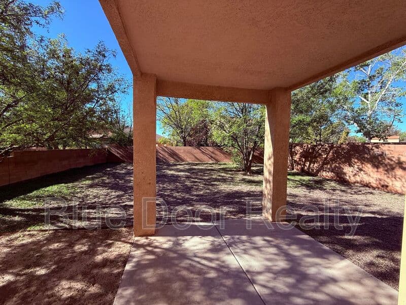 Rio Rancho House: 1379 Peppoli Loop