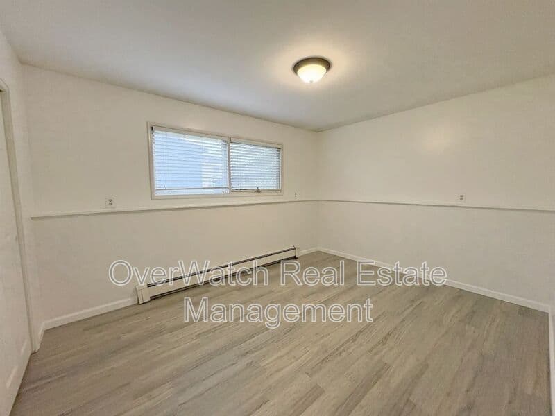 Anchorage House: 3031 W 30th Ave