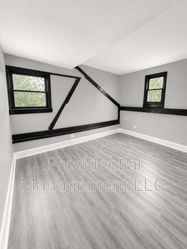 Wallingford Condo: 219 South Orchard St